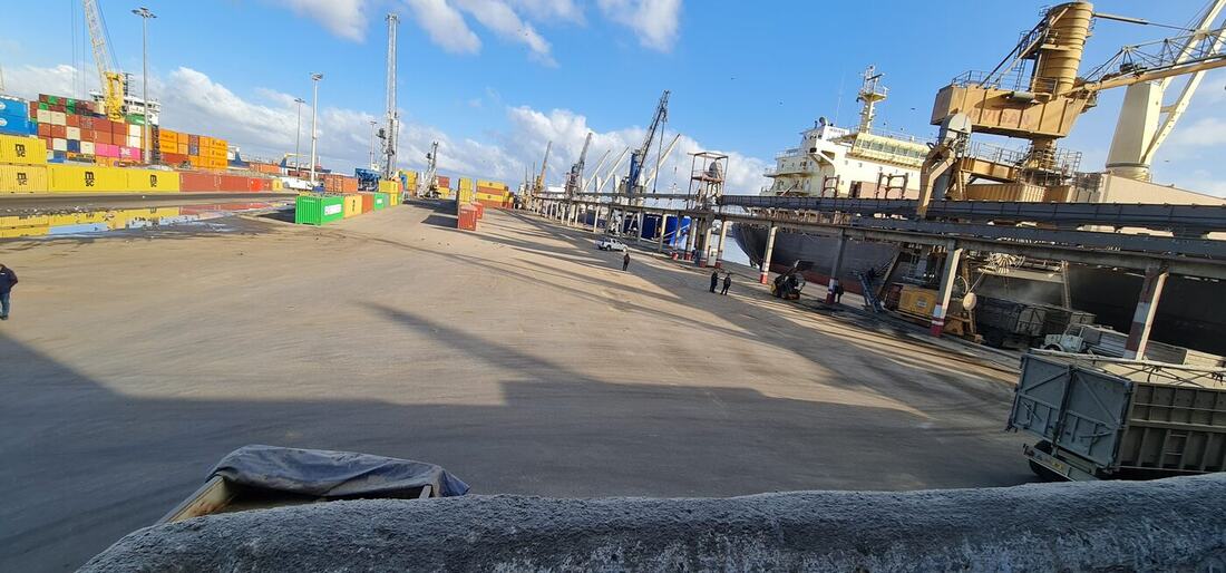 Terminal à conteneurs — contrôle à l'import-export